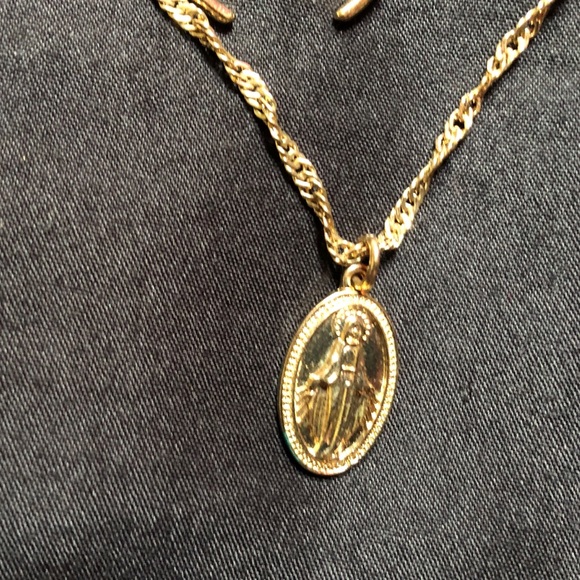 Trendy Necklace Layered - Picture 4 of 5